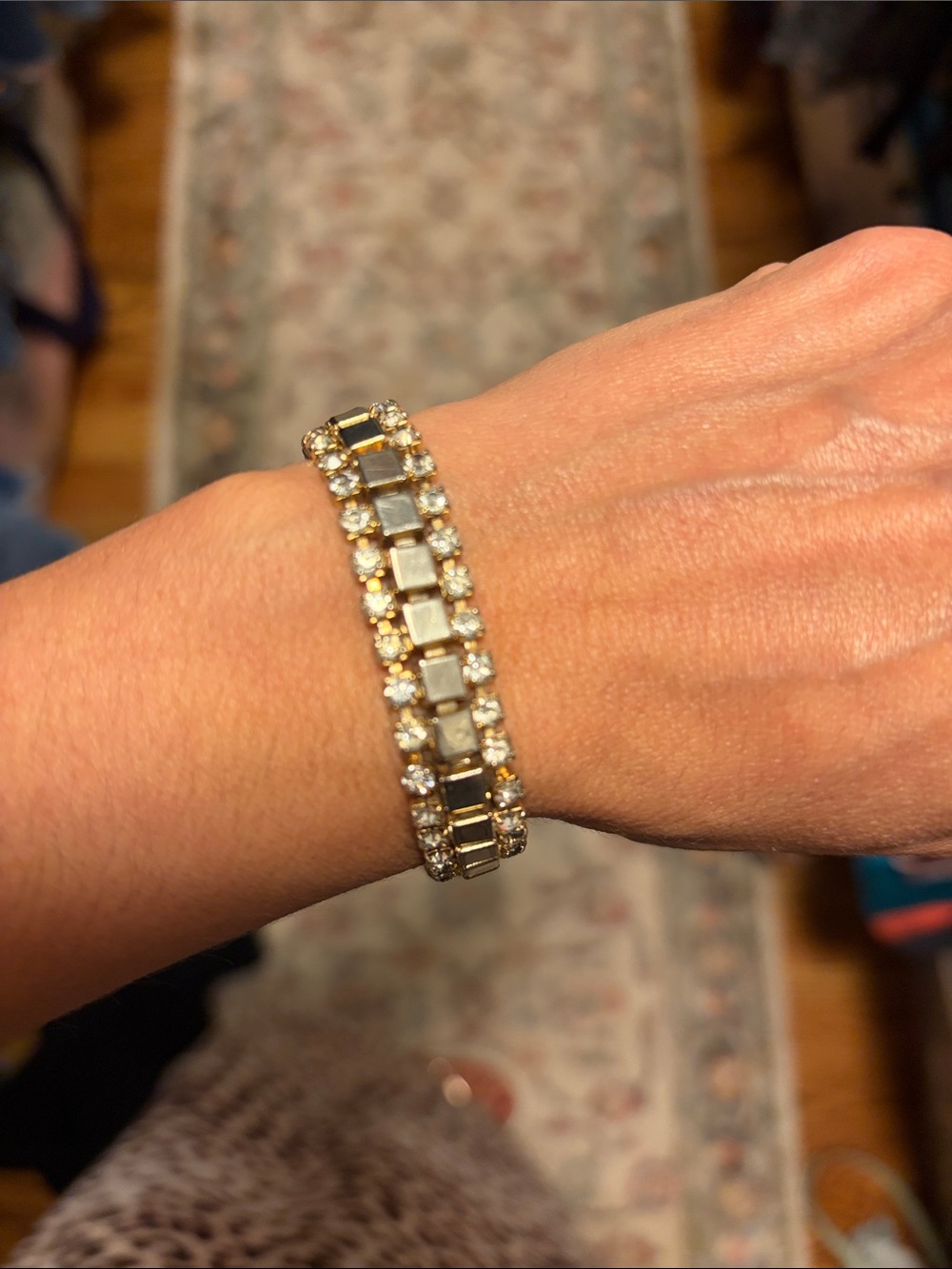 Gold Crystal Stretch Tennis Bracelet - Sparkling Women's Fashion Jewelry